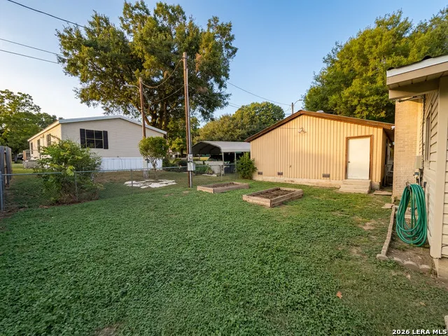 1410 Pecan Dr NW McQueeney, TX 78123