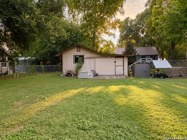 1410 Pecan Dr NW McQueeney, TX 78123