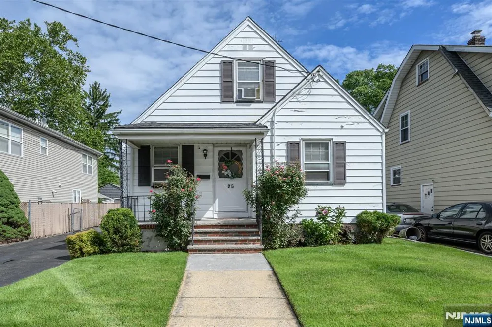 25 Broad Terrace Bloomfield, NJ 07003