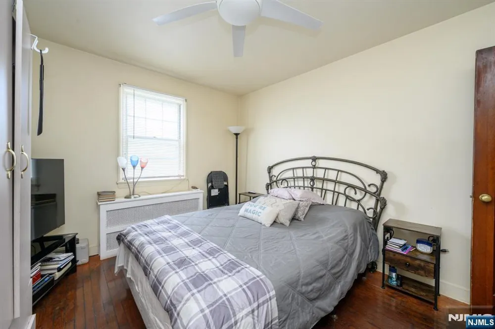25 Broad Terrace Bloomfield, NJ 07003