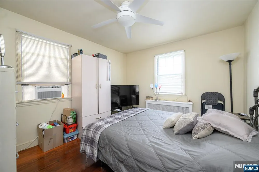 25 Broad Terrace Bloomfield, NJ 07003