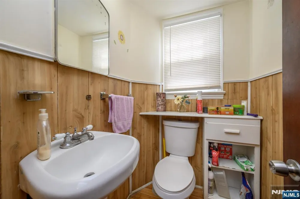 25 Broad Terrace Bloomfield, NJ 07003