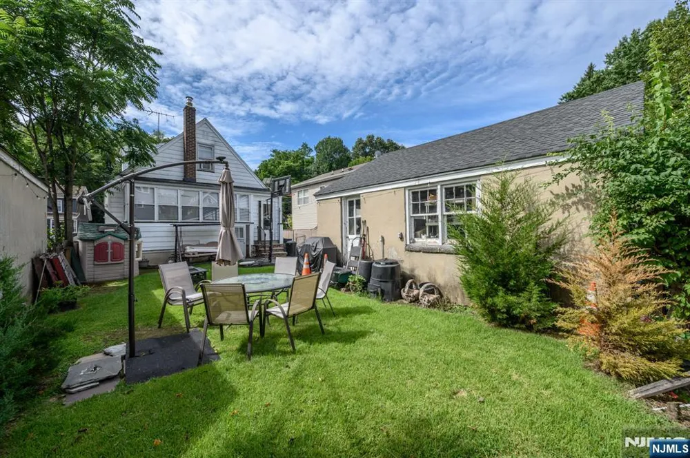 25 Broad Terrace Bloomfield, NJ 07003