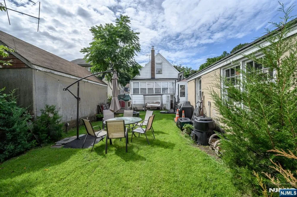 25 Broad Terrace Bloomfield, NJ 07003