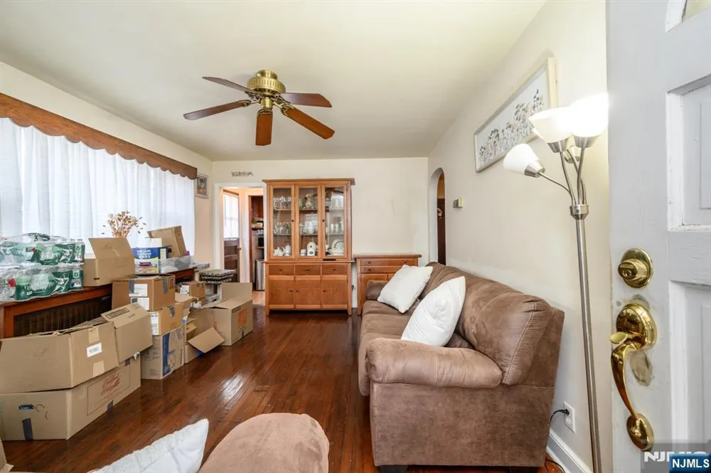 25 Broad Terrace Bloomfield, NJ 07003