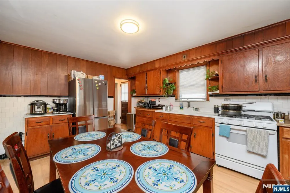 25 Broad Terrace Bloomfield, NJ 07003