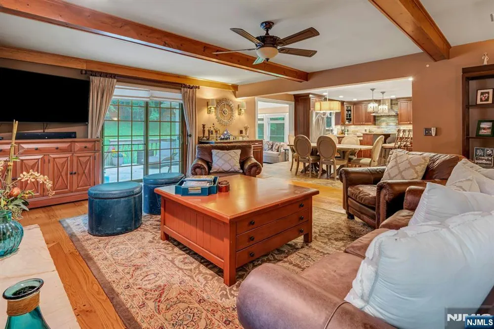 55 Cheyenne Trail Sparta, NJ 07871