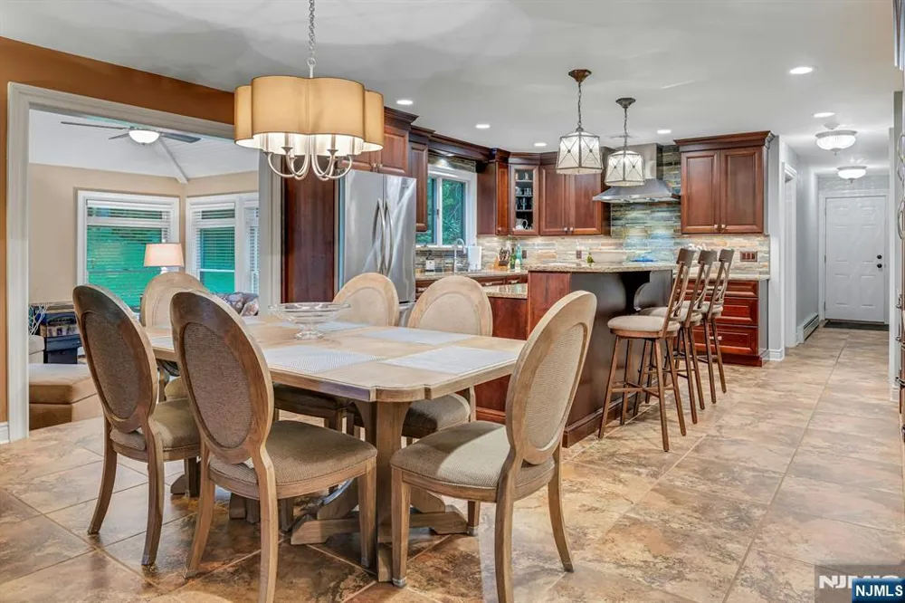 55 Cheyenne Trail Sparta, NJ 07871