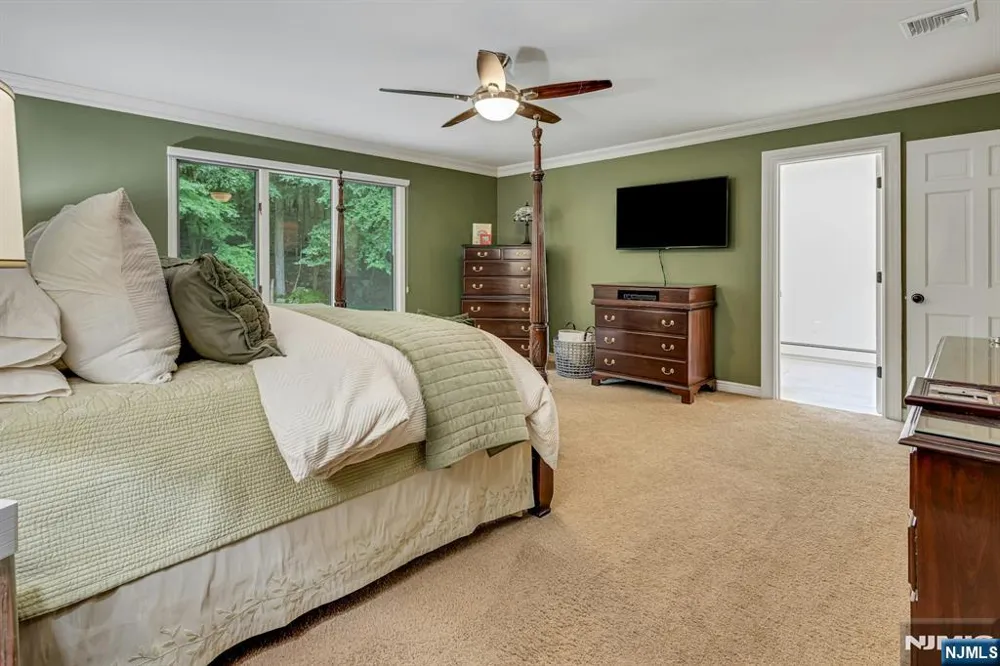 55 Cheyenne Trail Sparta, NJ 07871