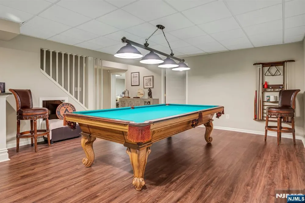 55 Cheyenne Trail Sparta, NJ 07871
