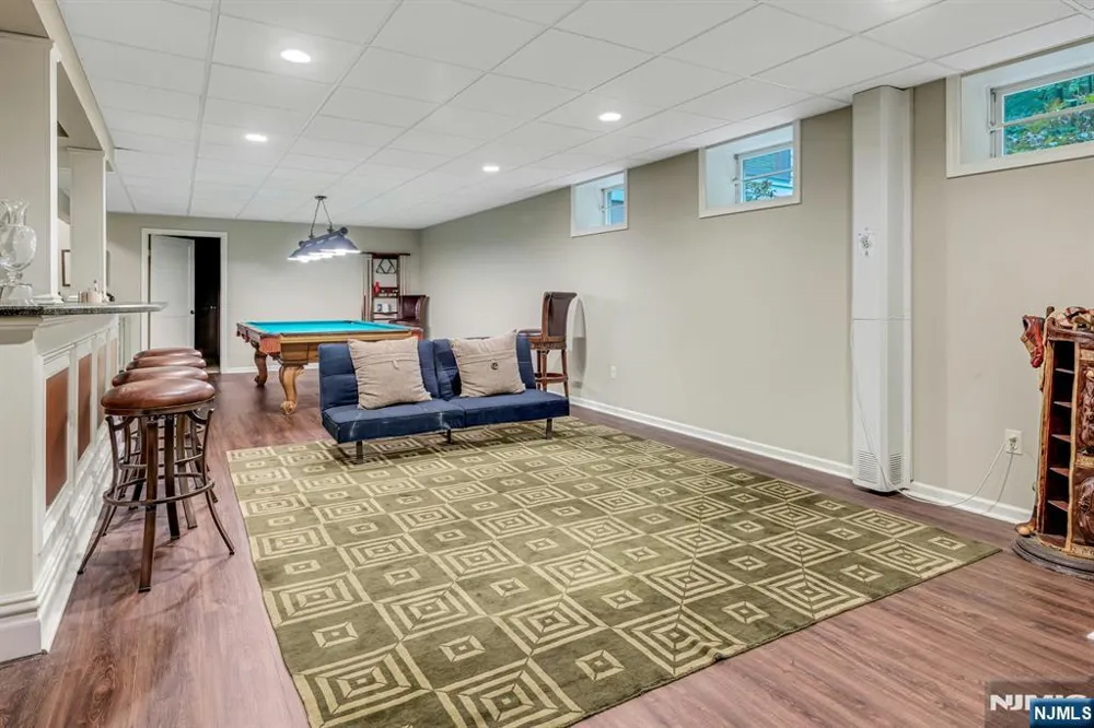 55 Cheyenne Trail Sparta, NJ 07871