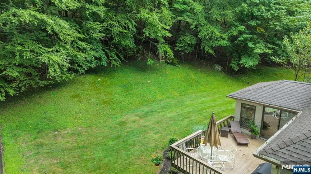 55 Cheyenne Trail Sparta, NJ 07871
