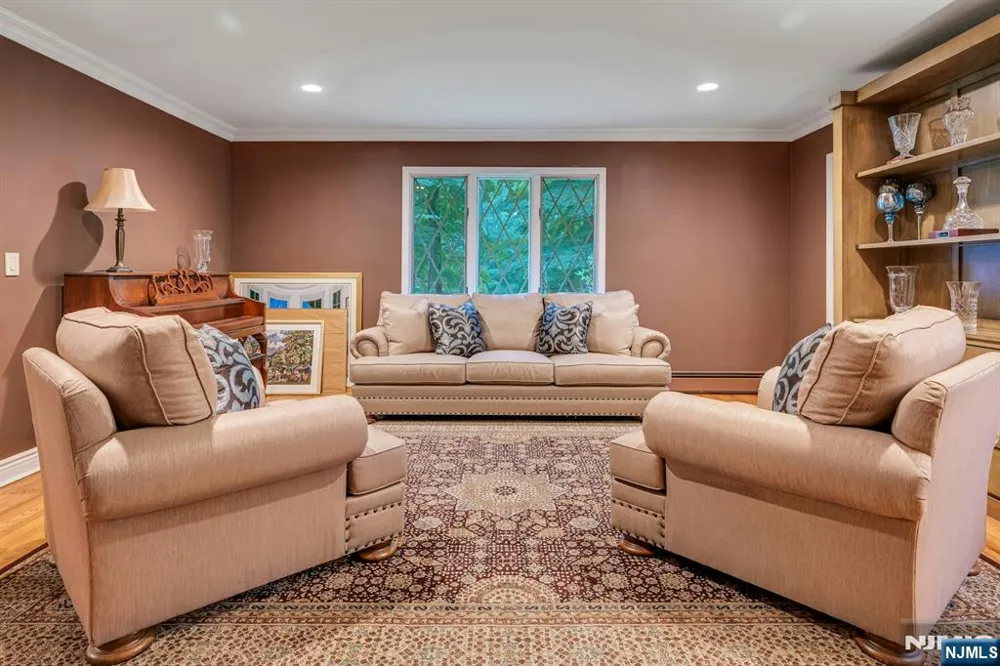 55 Cheyenne Trail Sparta, NJ 07871