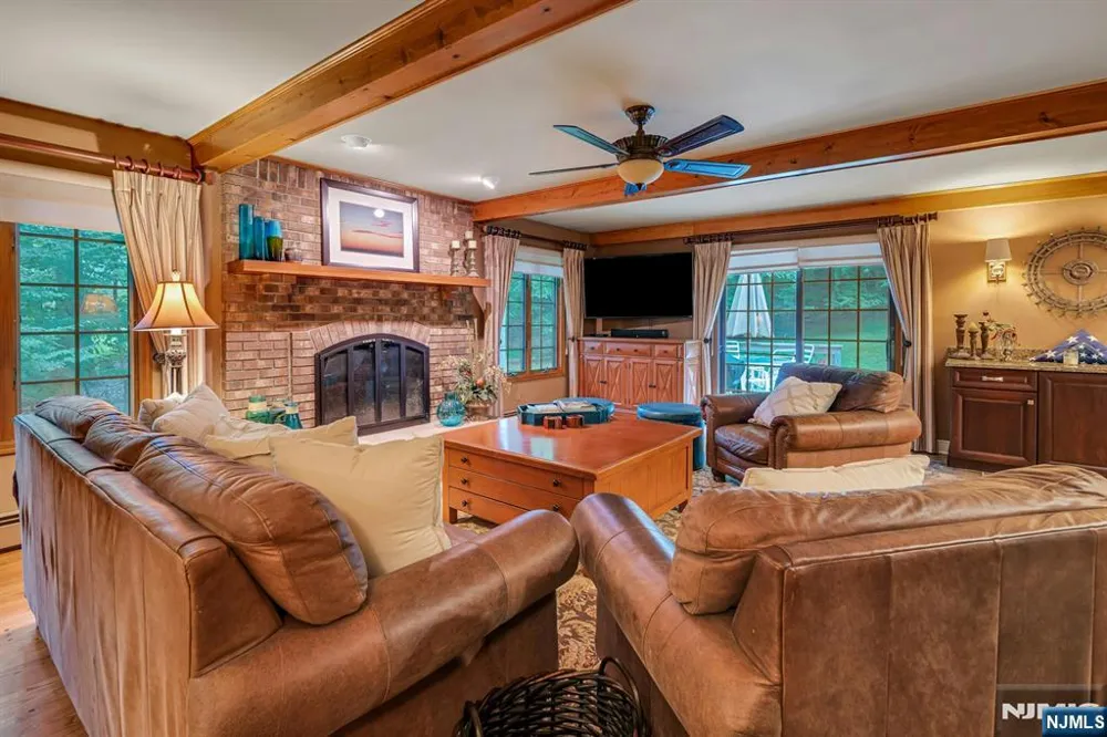 55 Cheyenne Trail Sparta, NJ 07871