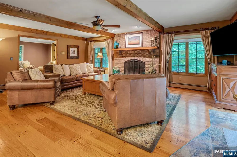55 Cheyenne Trail Sparta, NJ 07871