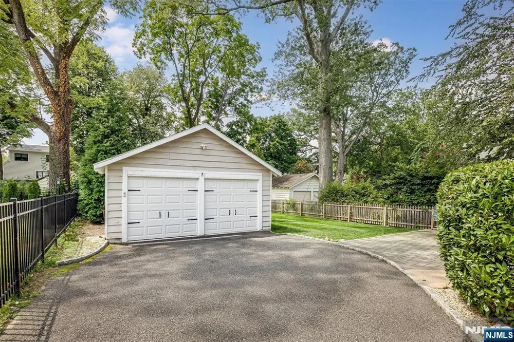 8 Berkeley Road Maplewood, NJ 07040