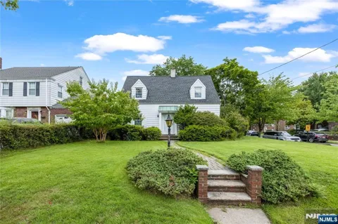 633 Prospect Avenue