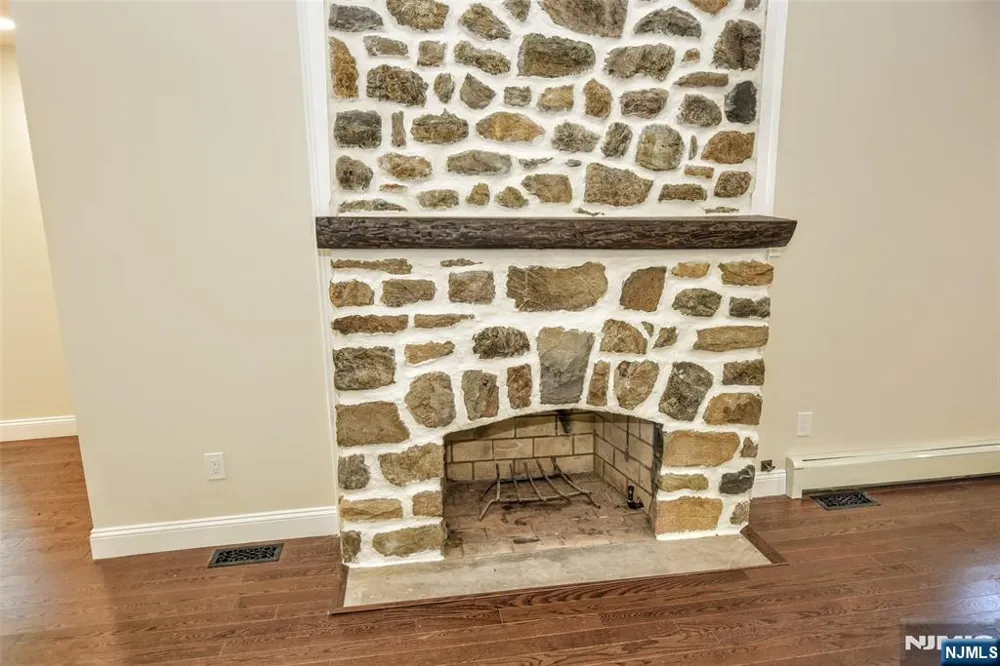 193 E Shore Trail Sparta, NJ 07871