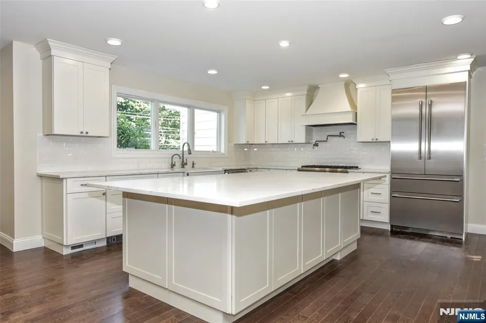 193 E Shore Trail Sparta, NJ 07871