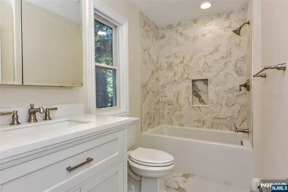 193 E Shore Trail Sparta, NJ 07871