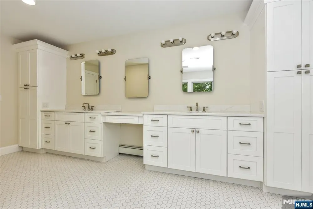 193 E Shore Trail Sparta, NJ 07871