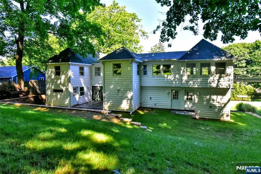 193 E Shore Trail Sparta, NJ 07871