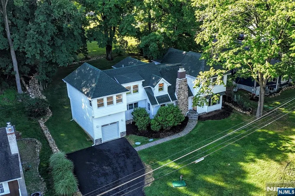 193 E Shore Trail Sparta, NJ 07871
