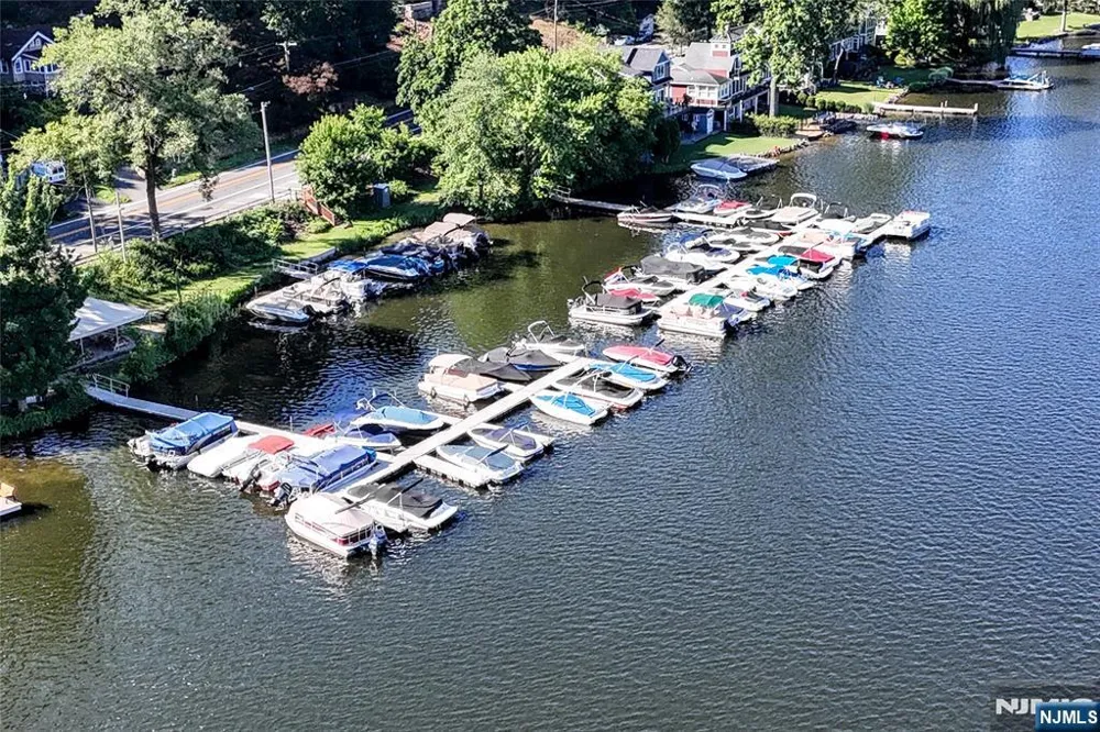 193 E Shore Trail Sparta, NJ 07871