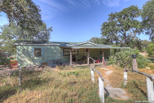3912 Hickory Forrest Seguin, TX 78155