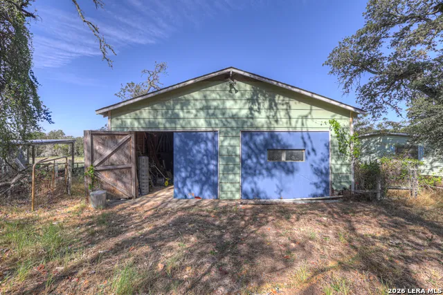 3912 Hickory Forrest Seguin, TX 78155