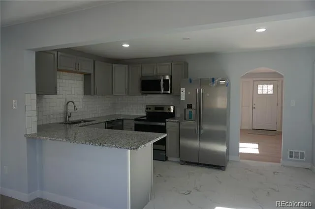 1657 Kingston Street Aurora, CO 80010