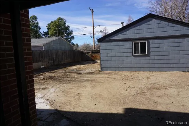 1657 Kingston Street Aurora, CO 80010