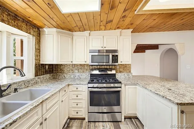 33511 Nova Road Pine, CO 80470