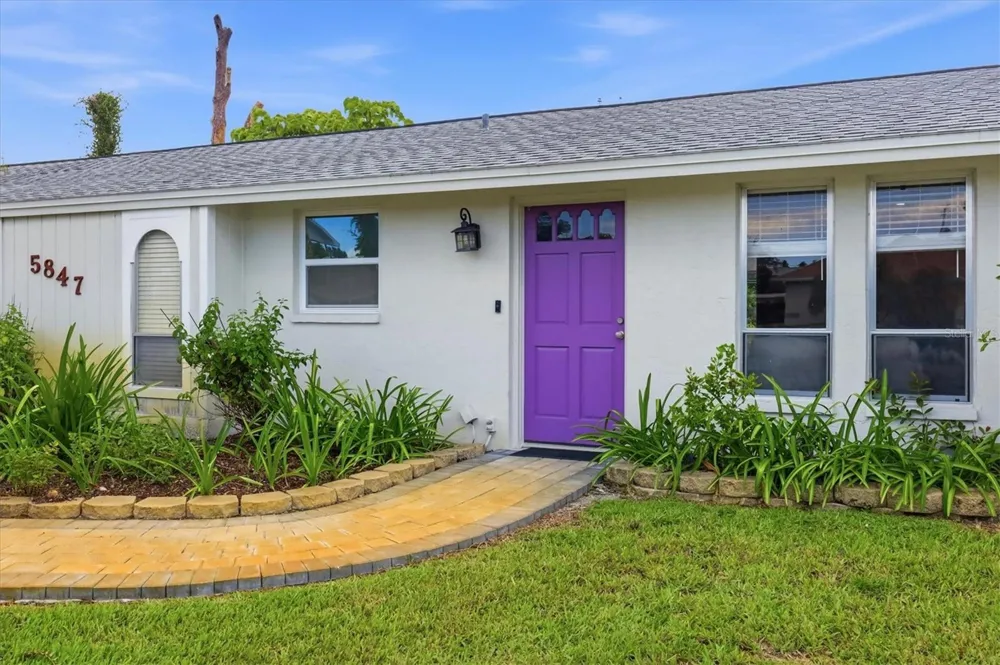 5847 REGENT ROAD Venice, FL 34293
