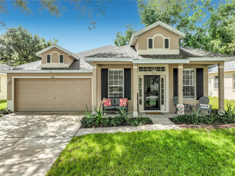 912 MAGNOLIA BLOSSOM COURT Apopka, FL 32712