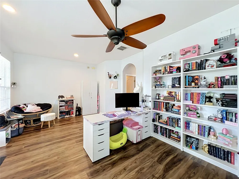 912 MAGNOLIA BLOSSOM COURT Apopka, FL 32712