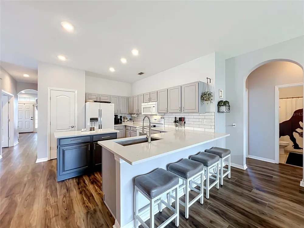 912 MAGNOLIA BLOSSOM COURT Apopka, FL 32712