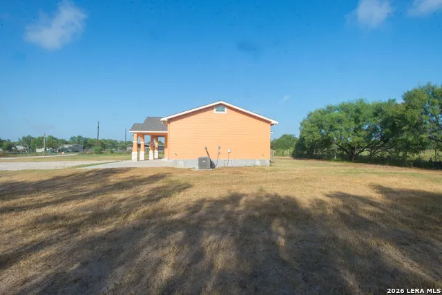 11622 OBRIEN RD Atascosa, TX 78002