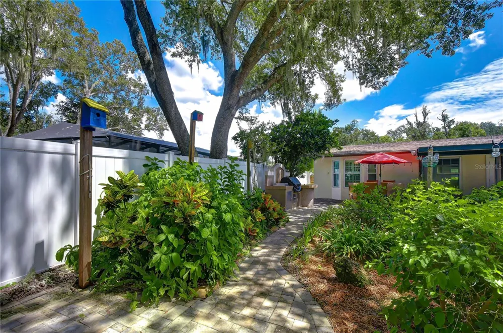 3917 KING DRIVE Brandon, FL 33511