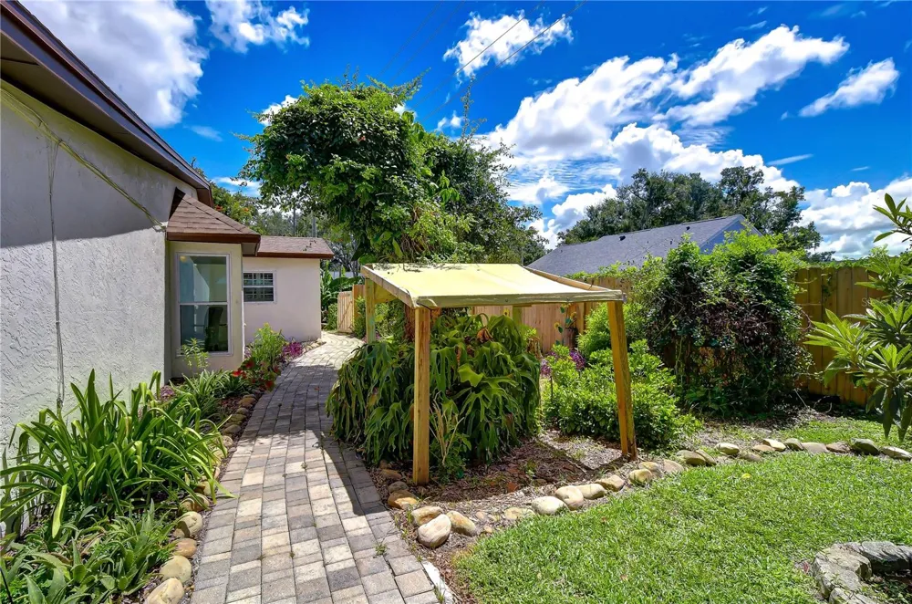 3917 KING DRIVE Brandon, FL 33511