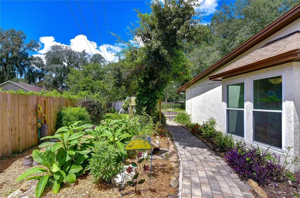 3917 KING DRIVE Brandon, FL 33511