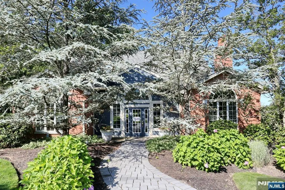 379 Cambridge Drive Ramsey, NJ 07446