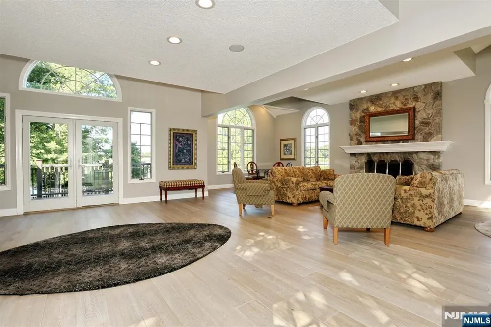 379 Cambridge Drive Ramsey, NJ 07446