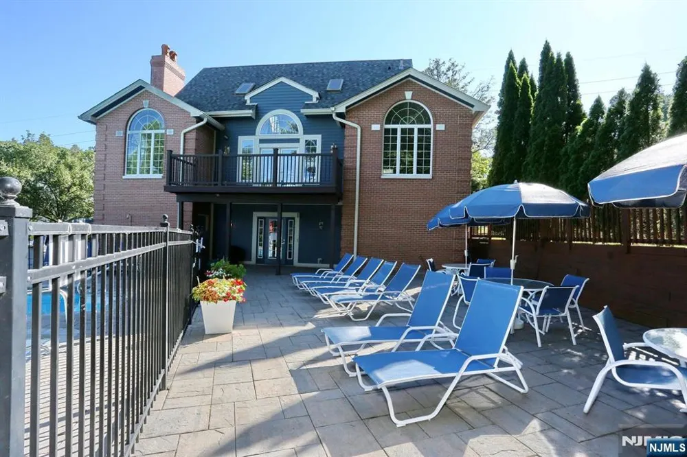 379 Cambridge Drive Ramsey, NJ 07446