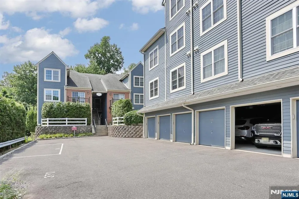 379 Cambridge Drive Ramsey, NJ 07446
