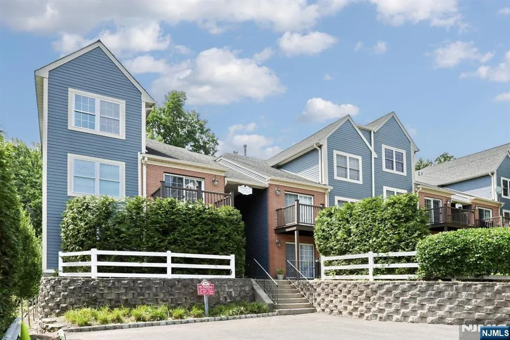 379 Cambridge Drive Ramsey, NJ 07446