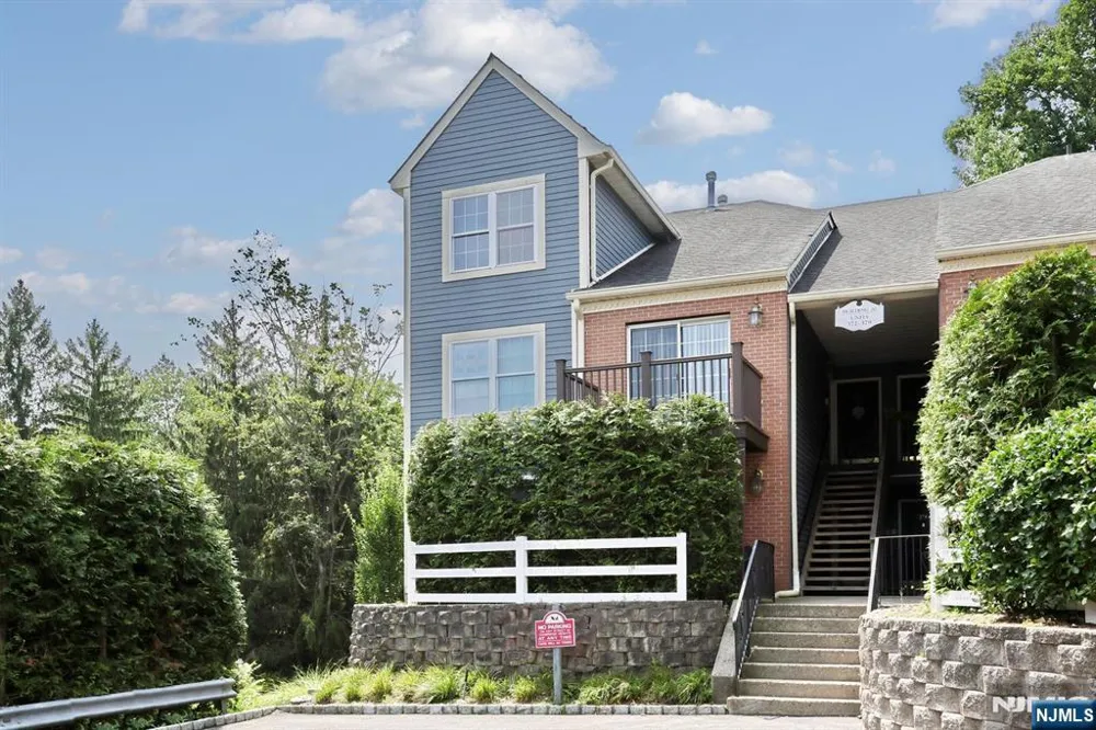 379 Cambridge Drive Ramsey, NJ 07446