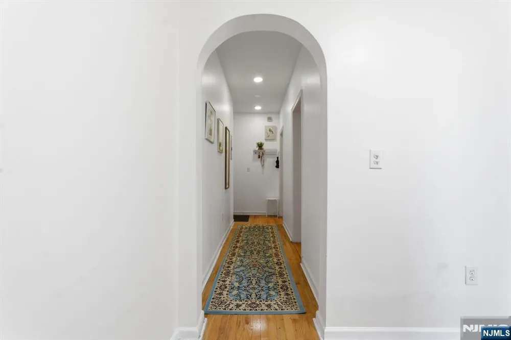 883 E Boulevard 1F Weehawken, NJ 07086