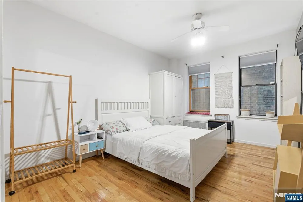 883 E Boulevard 1F Weehawken, NJ 07086