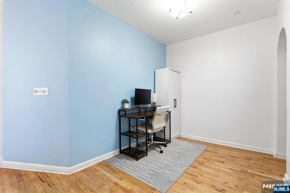 883 E Boulevard 1F Weehawken, NJ 07086